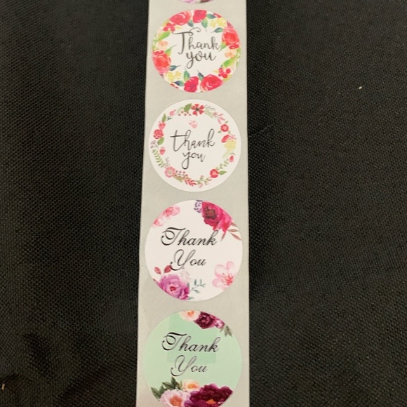 Thank You Sticker Labels 500 labels on roll. 1” Round NWT 4 Floral designs - Picture 6 of 6